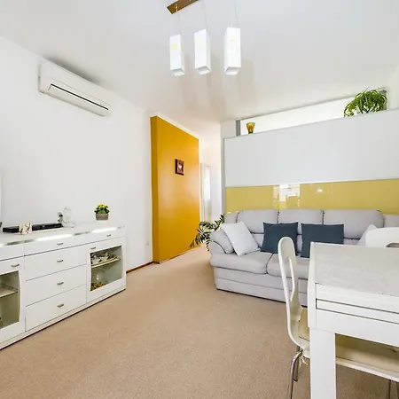 Romansa Apartment
