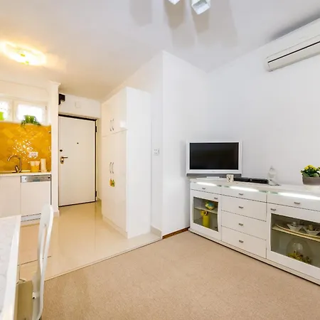 Romansa Apartment *